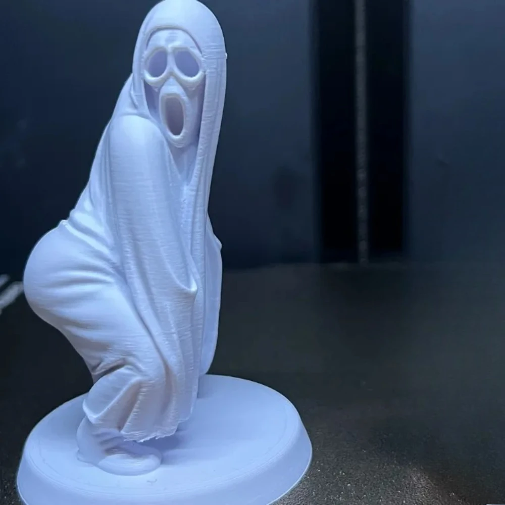 Tanzender Geister-Statuette mit ausgeprägtem Gesäß, 3D-gedruckte Geister-Statue mit tanzendem Gesäß, der Geister-Mörder liebt mollige Gesäßpartien und schreit vor Schreck, Halloween-Scherzartikel, eine gruselige Dekoration, geeignet für Spukhäuser oder als Tischdeko. Sobald Sie diese mit ausgeprägtem Gesäß auf Ihren Tisch stellen, werden Sie nicht mehr aufhören zu lachen. Humorvolle Halloween-Dekorationsartikel und Accessoires, das perfekte Halloween-Geschenk. – Detail 6