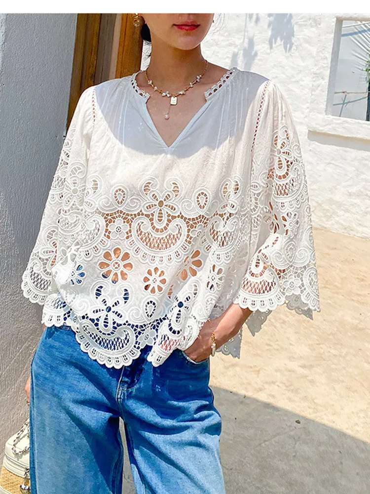 エレホワイト刺繍入り透かし彫りレディースレースセット、豪華な装飾、水溶性トリム、またはSve Vネックコットンブレンド