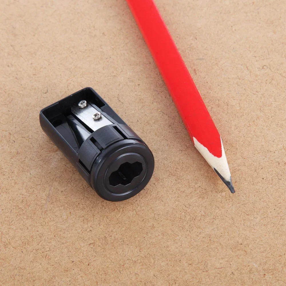 

Ручная точилка для карандашей Carpenter со встроенной наждачной доской, прочный пластиковый корпус, брелок с отверстием, черный TR50133B