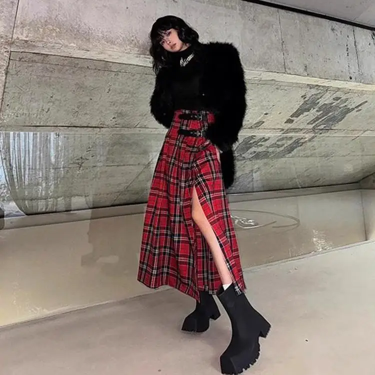 Czerwona spódnica w kratę, asymetryczna, o średniej długości, w kształcie litery A, damska, jesienno-zimowa, z wysokim stanem, wyszczuplająca, spódnice o długości do połowy łydki, styl uliczny.