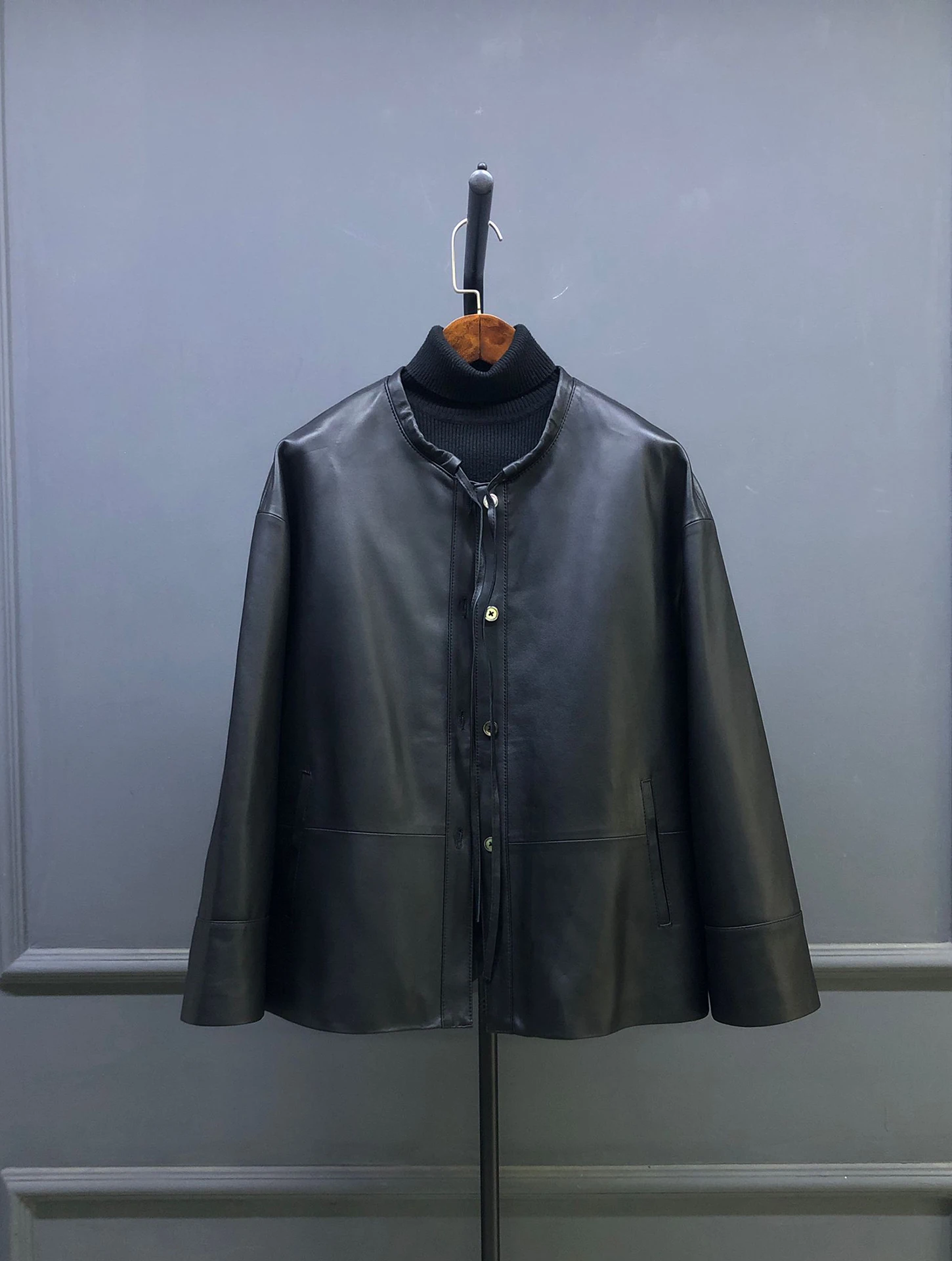 カジュアルレザージャケット レディース シープスキン ショートコート スリミング ルーズフィット カジュアルレザーベスト ファッショナブル 厚みのある長袖