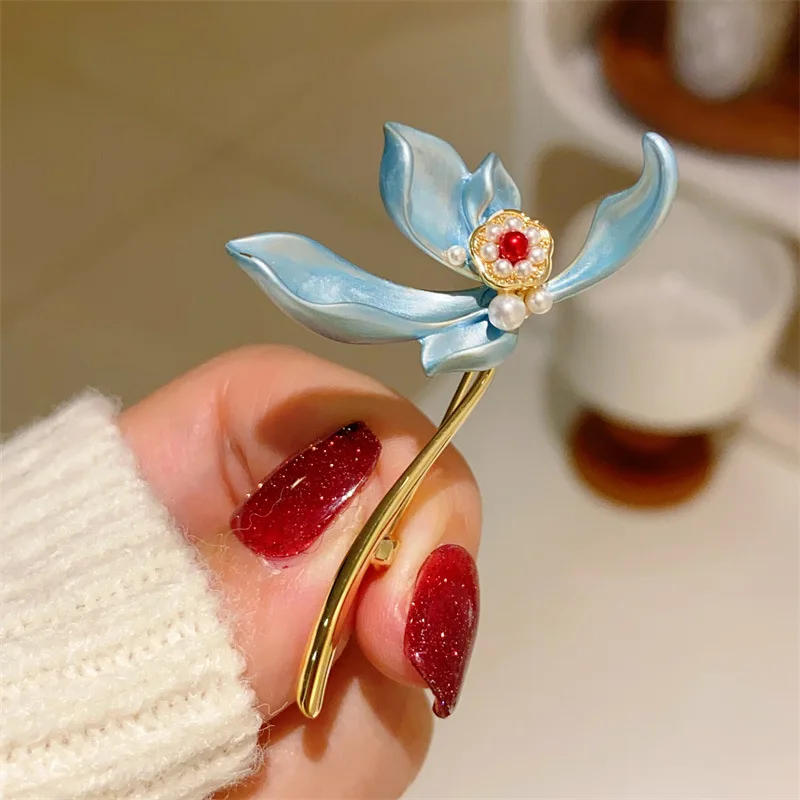 

Vintage Jewelry Retro Blue Iris Brooches for Women Exquisite High-end Suit Cheongsam Pin Buckle Accessories