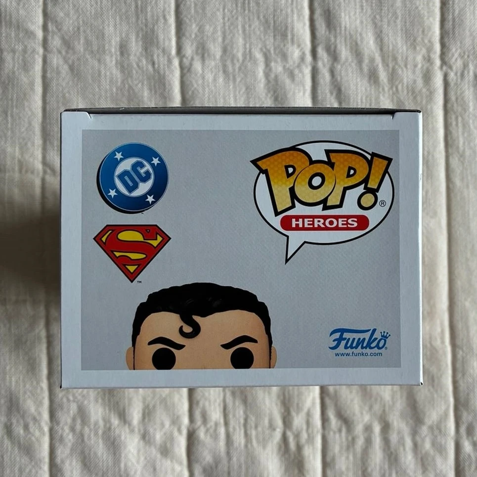 DC Comics Superman (Black Suit) 557 Figures Funko POP Vinyl Figure Collectible Limited Edition Figurine Decoration Toy Gift - Image 7