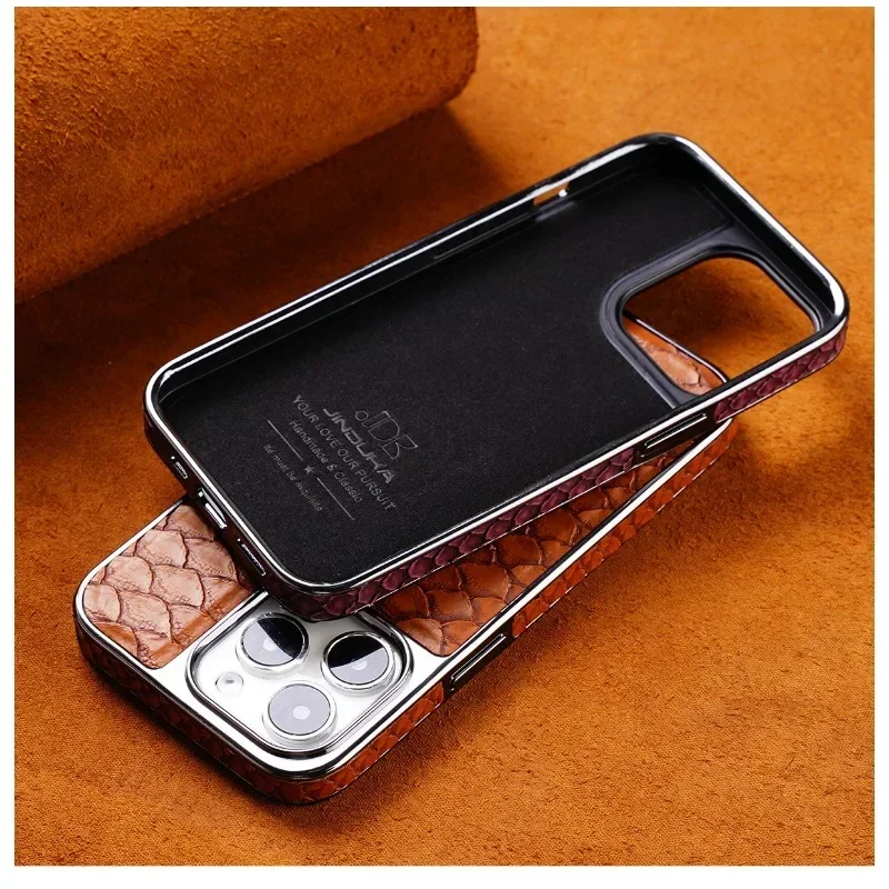 Luxury Python Texture Leather Electroplating Phone Case For iPhone 16 15 14 Plus 13 12 Pro Max Back Cover with Built-in Flannel