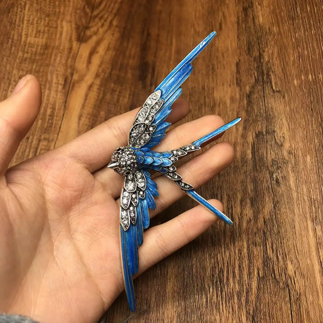 Vintage Retro Blue Swallow Brooch Delicate Lively Enamel  Animal Pin for Suits Coats Niche Jewelry Birthday Gifts for Women