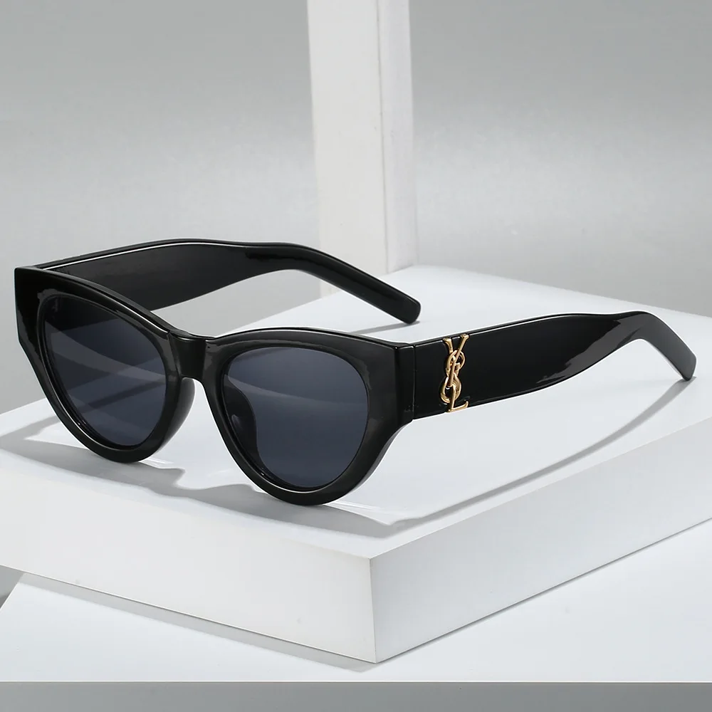 

2025Retro Cat Eye Frame Sunglasses Women Black Large Frame Sun Glasses High Quality Brands Sunglss for Ladies Gafas De Sol Mujer