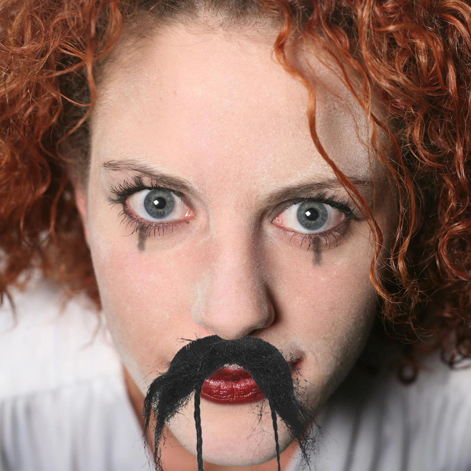 

3Pcs Simulation Beard Set Funny Cosplay Mustaches Fake Makeup Chemical Fiber realistic appearance enough for adults