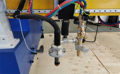 LGK 120 200 Ampere CNC-Pilot-Bogenplasmaschneider mit integriertem Kompressor