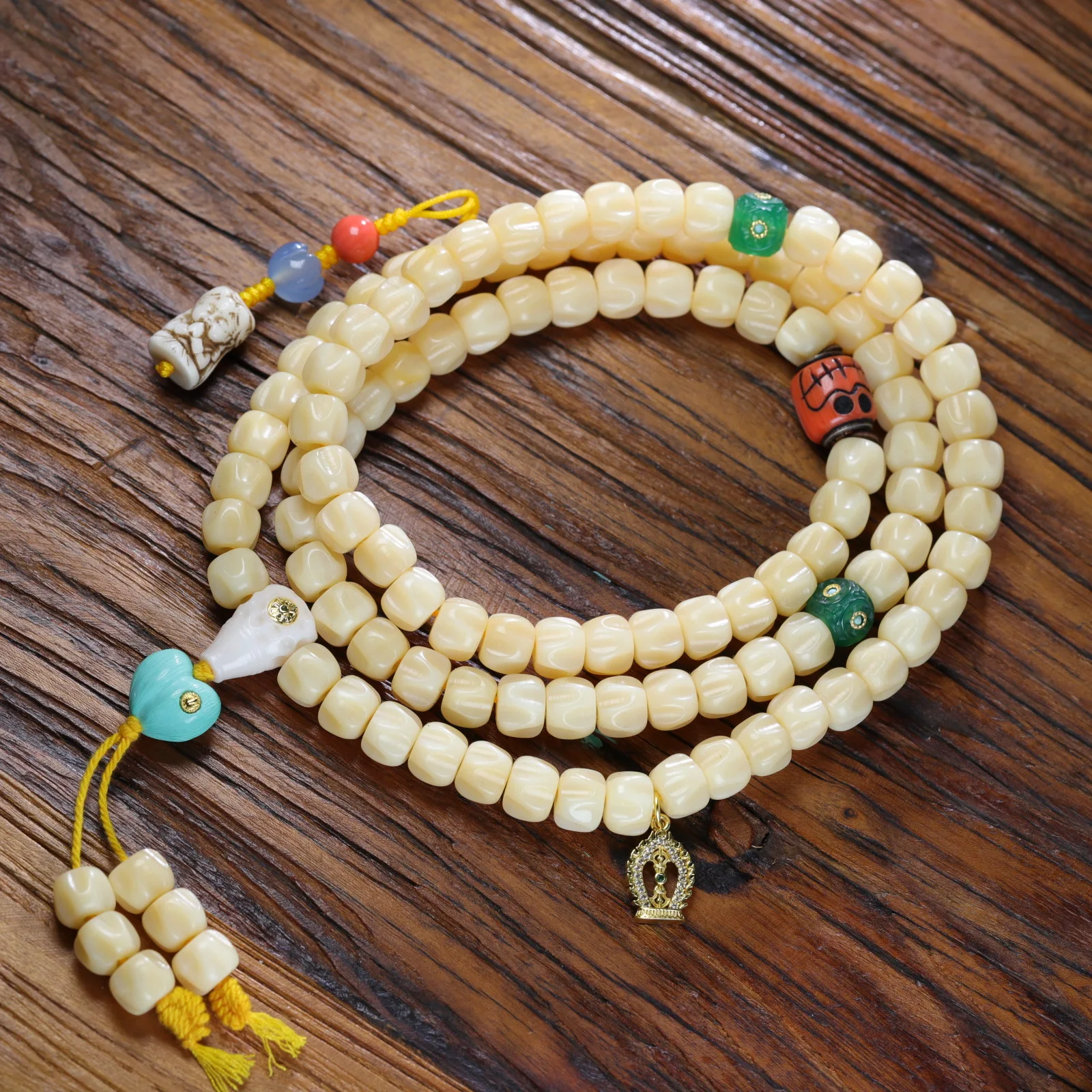 

Jade material old cow bone carving Baixiang seed type Buddha beads DIY turquoise glaze accessories fashion rosary rosary