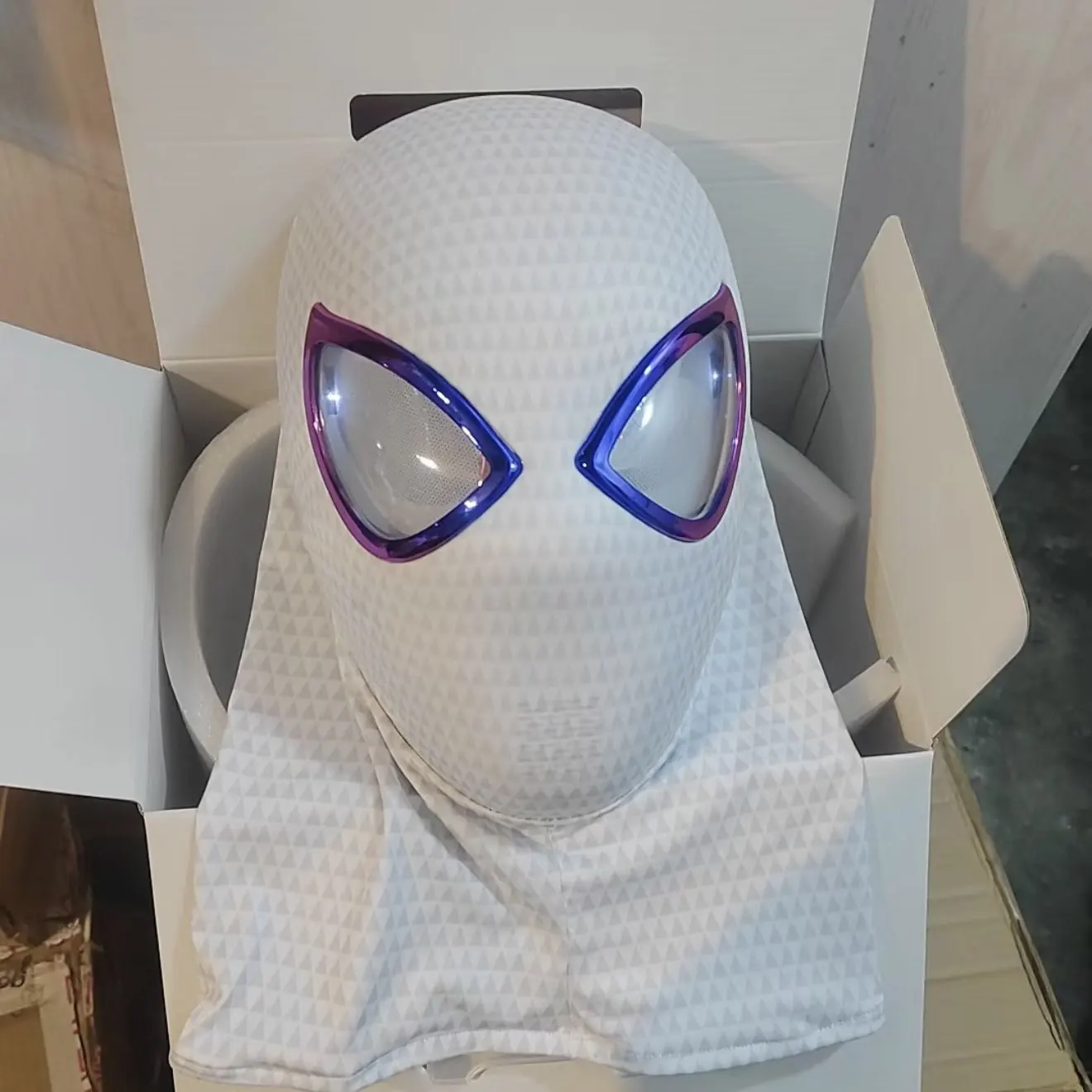 2026 New Gwen Spiderman: Across The Spider - Verse Electric Ring Remote Control Mask Toy Can Blink Light Cos Mask Christmas Gift