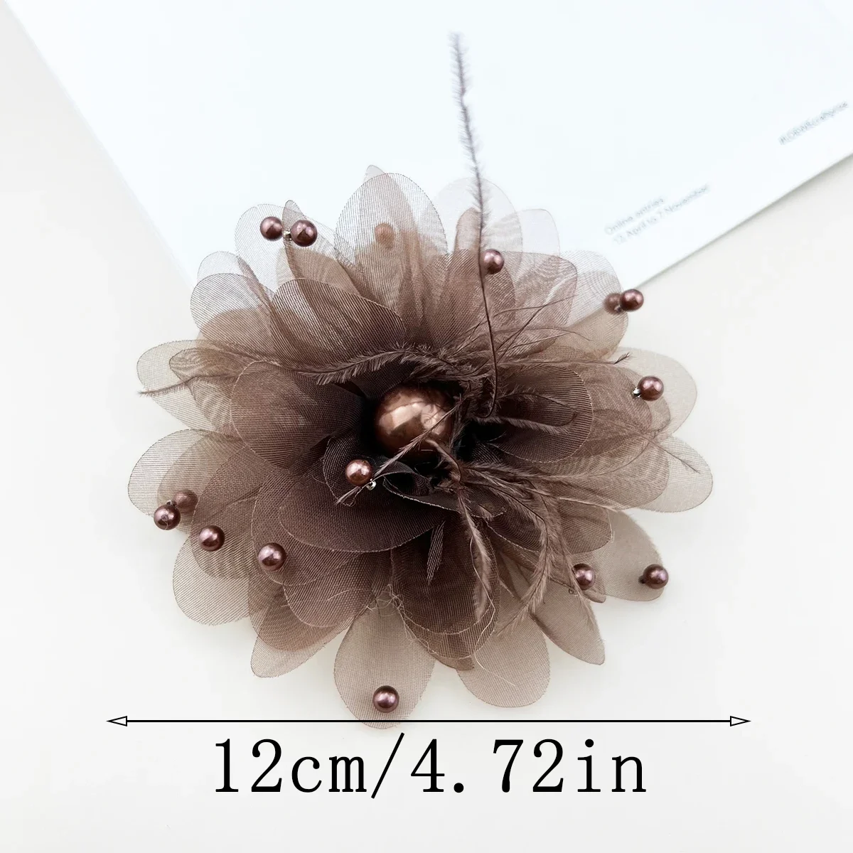 Vintage Fabric Flower Brooches for Women Elegant Silk Yarn Feather Lapel Pins Coat Sweater Badge Corsage Brooch Jewelry Gifts