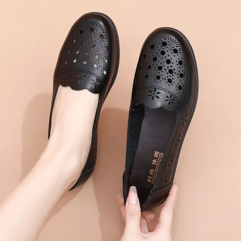 Mom Sandals Summer Breathable Hollow Leather Shoes Soft Bottom Non slip Flat Bottom Middle aged Women's Shoes Elderly Hole Shoes