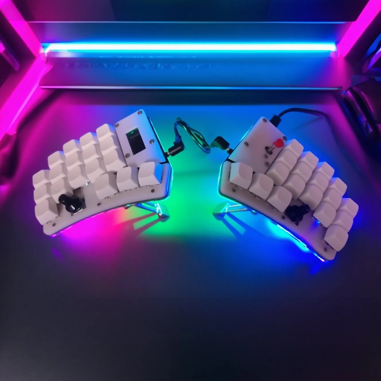 

Little Red Dot Split Keyboard Kit MX Switch Hot Swap Joystick Knob Wired Mechanical Keyboard Stand Acrylic Case Teclado Gamer