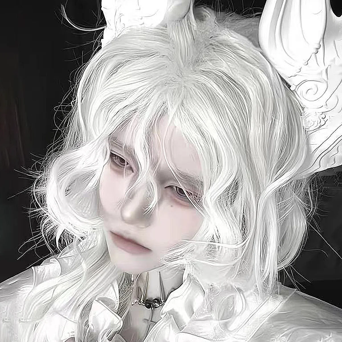 夢のような白いふわふわカール OC コスプレウィッグ |   ジェンダーニュートラル デビルエンジェルスタイル フルヘッドウィッグセット