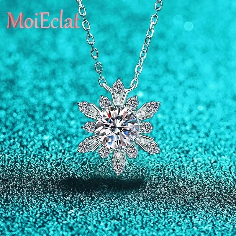 for Women Shine Snowflake Platinum Pt950 Jewelry with Flower Shaped 1ct Moissanite Pendant Necklace Perfect for Every Occasion