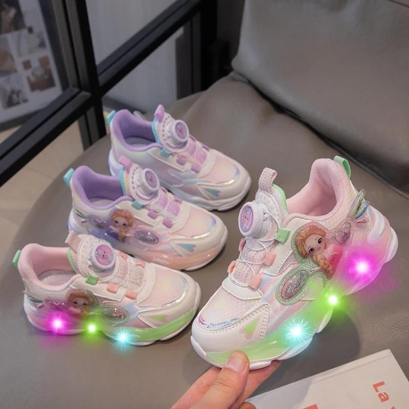 Sepatu kets anak-anak dengan lampu 2023 musim semi dan musim gugur sepatu lari kartun anak perempuan bercahaya jaring bersirkulasi dengan kancing Putar baru