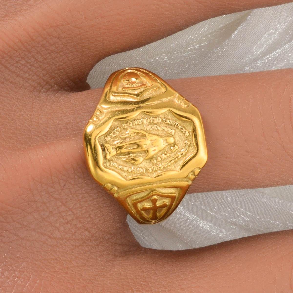 

Gold Plated Stainless Steel Religious Ring Spiritual Symbol Sacred Charm Holy Protection Prayer Band Jewelry Gift for Men Women