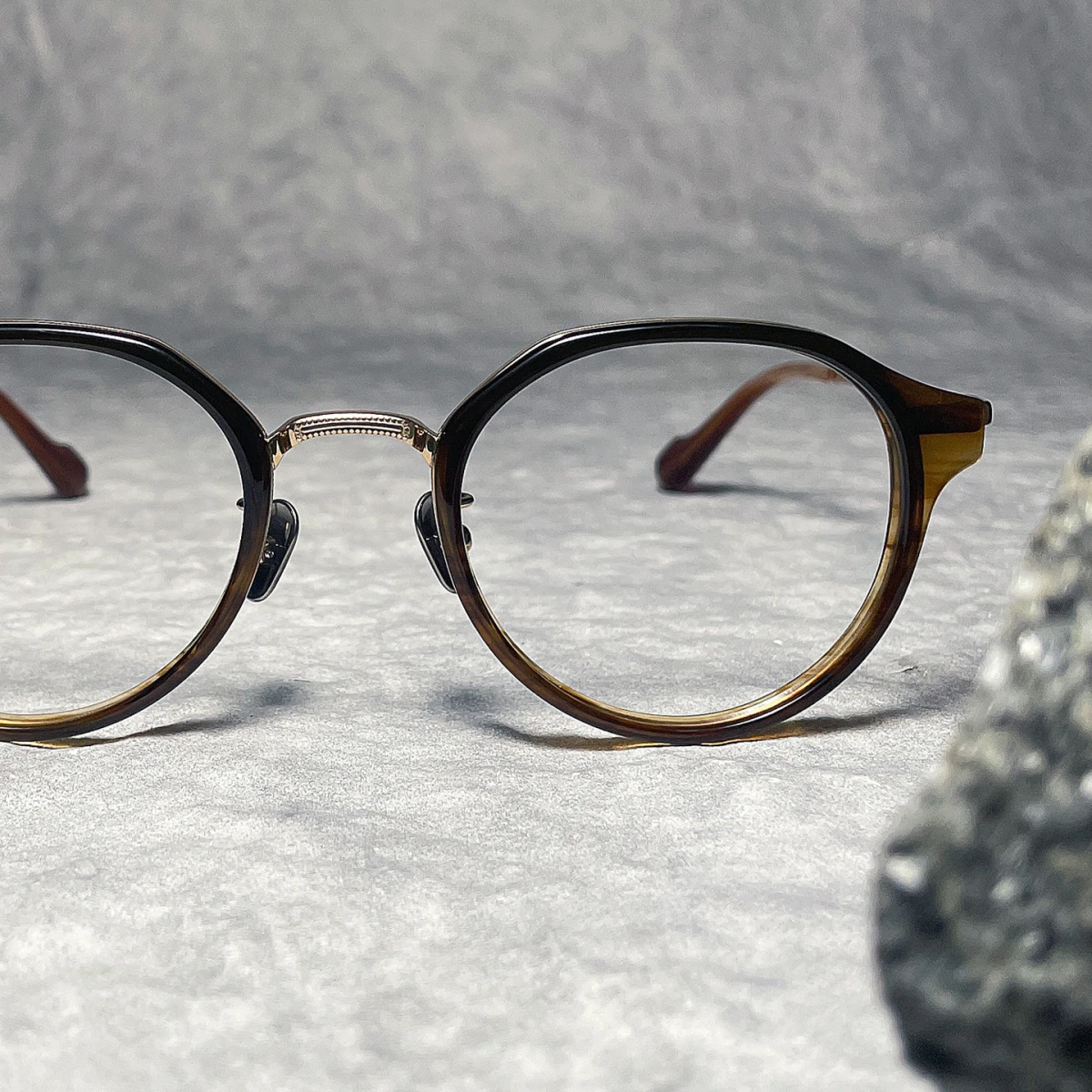 

Японские винтажные круглые оправы для очков, женские и мужские, ручной работы, высокого качества, в стиле ретро, модные, из титана и ацетата.