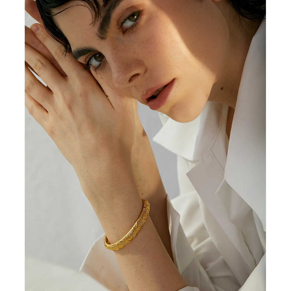 Yhpup Bransoletka ze stali nierdzewnej Star Moon Sun Cuff Bransoletka 18K Gold Color Wysokiej jakości wodoodporna cyrkonia Charm Modna biżuteria