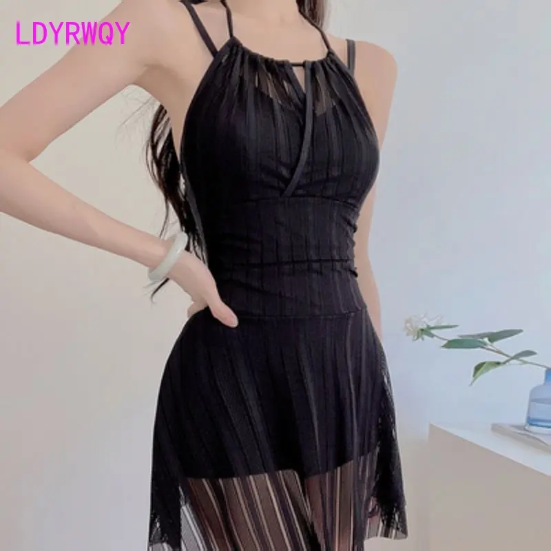 Vintage small chest and neck, conservative one-piece bathing suit, women's hot spring bikini