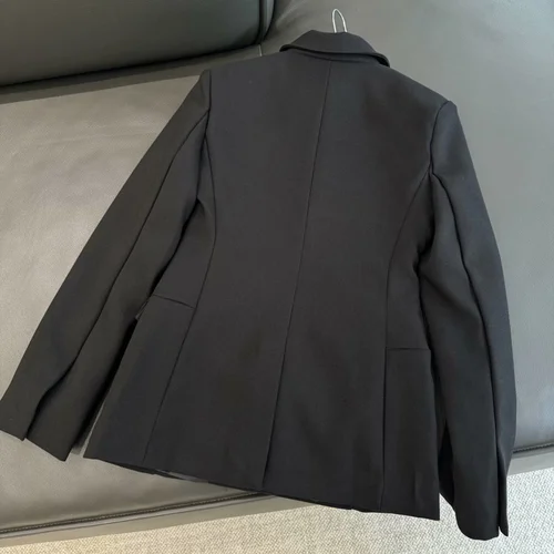 بلايزر وبدلات