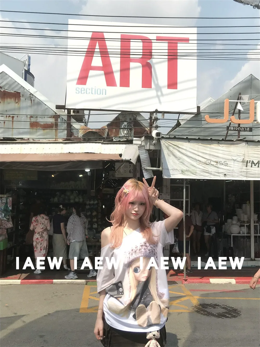 

Женская футболка с принтом в стиле ретро-мультфильмов, асимметричным вырезом на плече, свободного кроя, с коротким рукавом, в милом повседневном стиле, модный топ