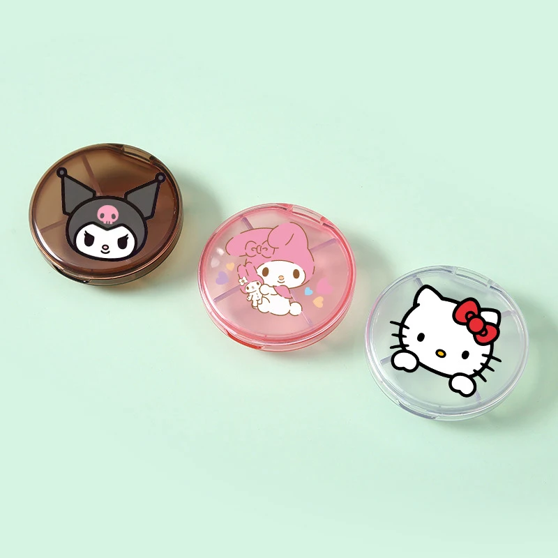 Sanurgente Kuromi Hello Kitty My Melody Boîte à pilules 4 grilles, mini pilulier en plastique portable, boîte à médicaments de poche, étui à pilules pour la maison