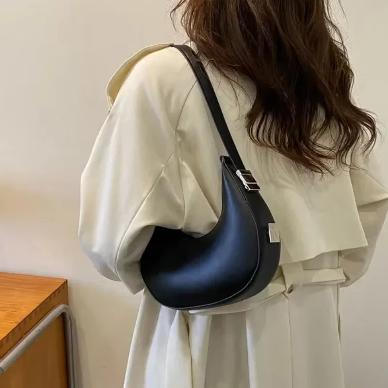 Bolso de hombro minimalista de media luna para mujer, diseño de Hardware de alta gama, bolso con asa superior, bolso cruzado informal de moda para ir al trabajo y citas