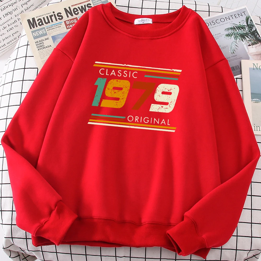 

Classic 1979 Colorful Letter Print Female Sweatshirts Fashion Soft Pullovers Autumn Fleece Clothes Casual Loose Sportswear