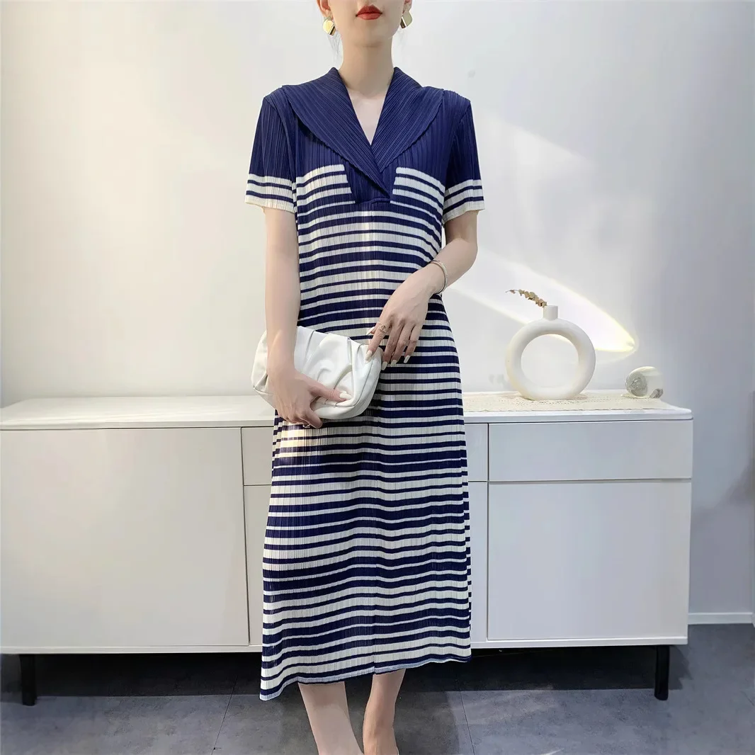 Pleats Pleated 2025 Summer New French Striped Dress Female Middle and Long Temperament Pleated Dress Slim Fashion Leisure