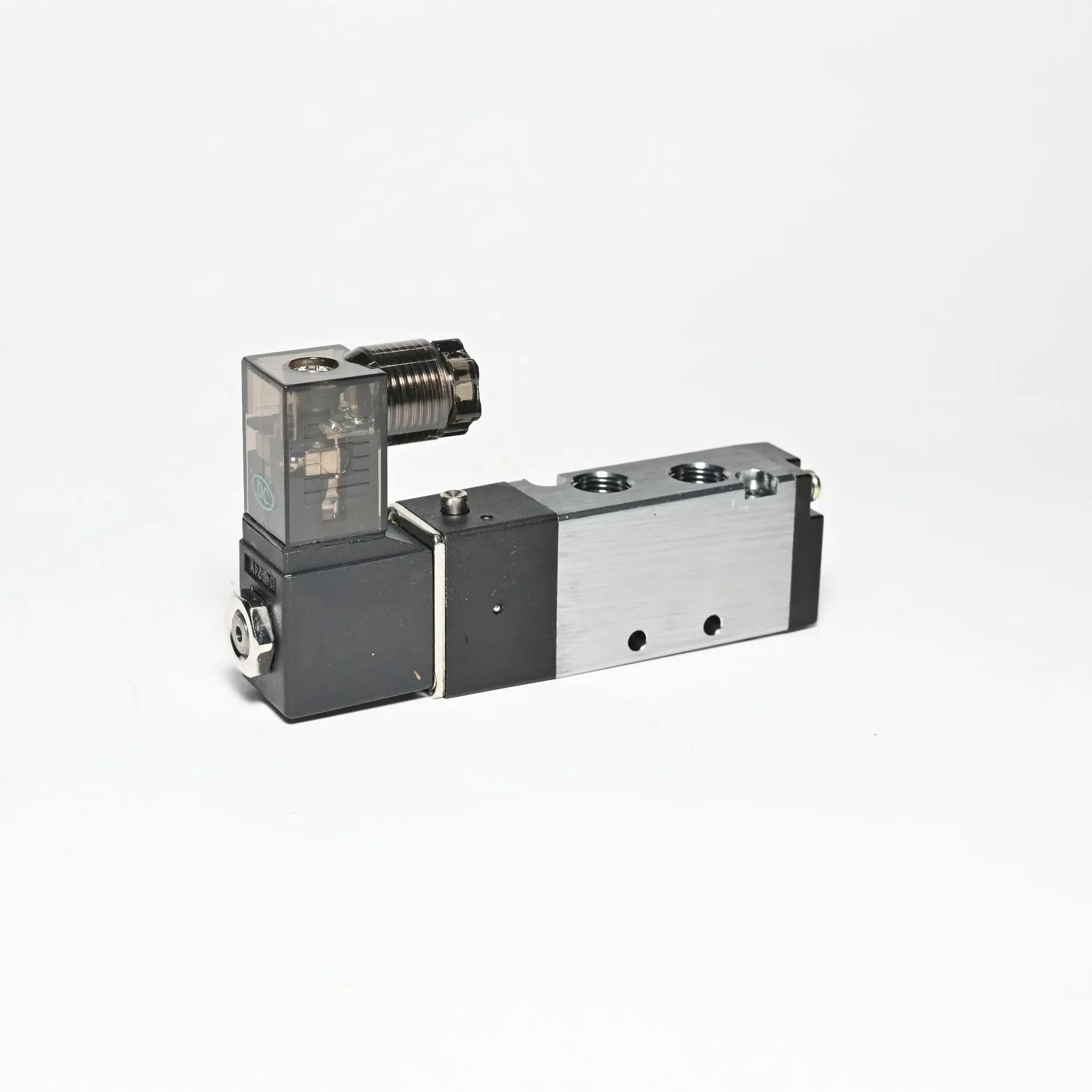 NXI-D N4V110-06 Válvula direccional de solenoide neumática de 2 posiciones y 5 vías G1/8 Rosca de 1 minuto