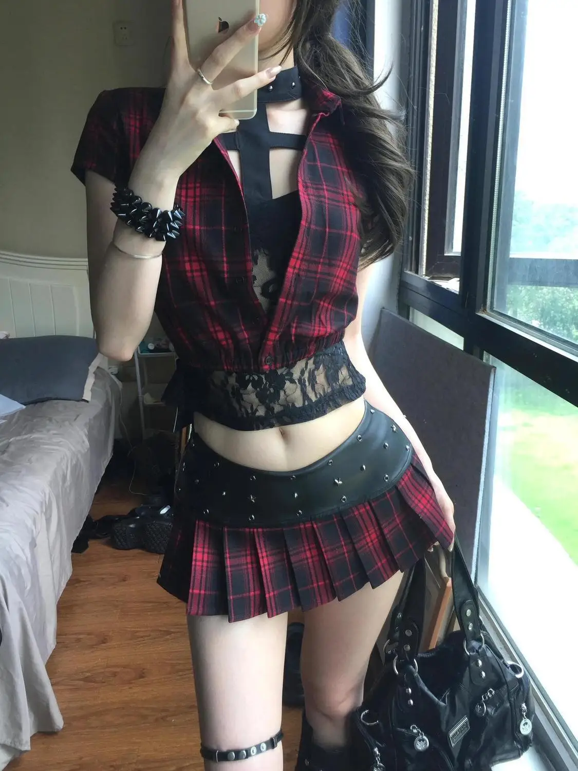 

Subculture Hot Girl Dark Checked Short-sleeved Jacket Cross Halter Neck Top High Waist Pleated Skirt Three-piece Set