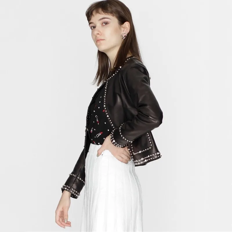 Rivetti fatti a mano Pelle di pecora italiana dipinta ad acqua Giacca in vera pelle giapponese da donna corta girocollo da donna slim fit