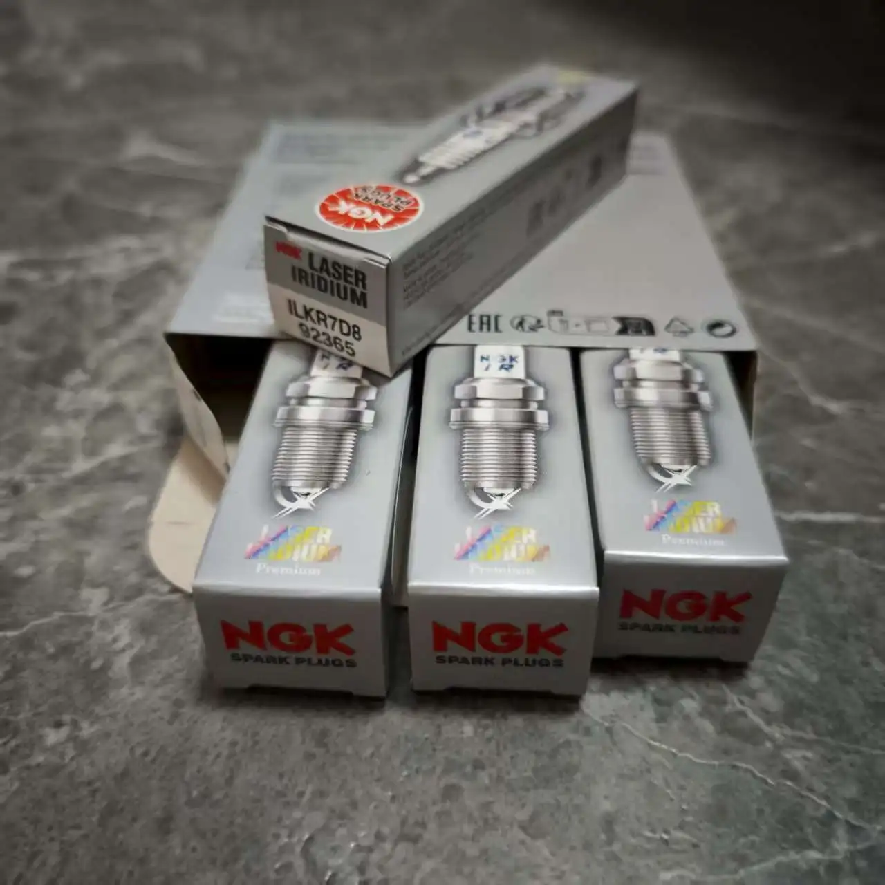 

Свеча зажигания NGK 92365 ILKR7D8, 4 шт., свеча для MITSUBISHI OUTLANDER PAJERO SPORT 3,0 HYUNDAI HB20 KONA KIA CEED NIRO BAOJUN GEELY