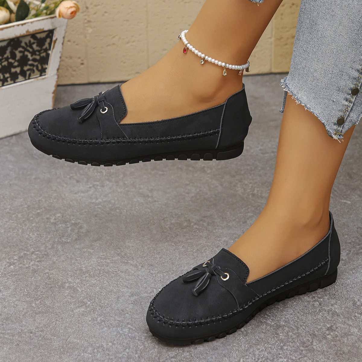 

New Round-headed Women's Solid Color Flat Shoes Spring Autumn Leisure Plus Size Non-slip Comfortable One-pedal Low-top Shoes