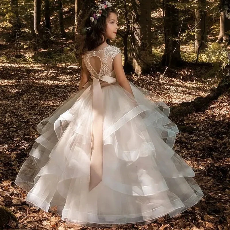 ชุดเดรสดอกไม้แชมเปญลูกไม้ O-คอ Appliques ลูกไม้ที่กําหนดเอง Tulle First Communion Ball Gown