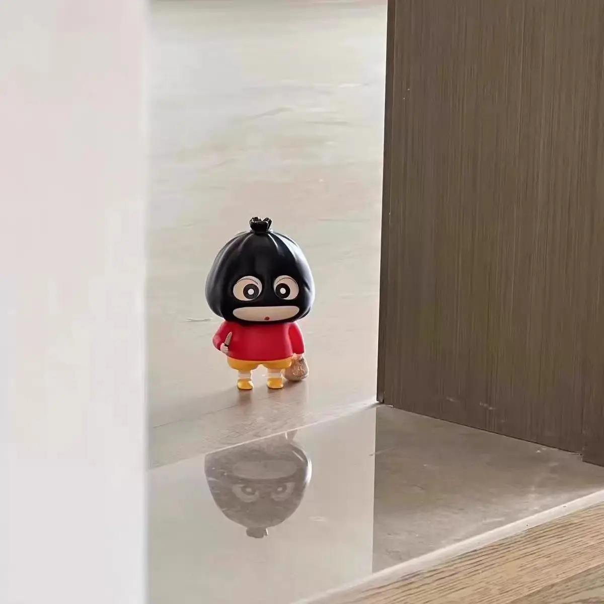 

Crayon Shin-Chan 'Robber' Resin Figure Collectible Mini Statue Funny Anime Desk Christmas Thanksgiving Gifts Halloween