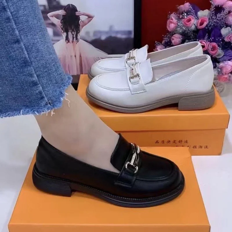 

Модные женские кожаные лоферы на низком каблуке, удобные, нескользящие, для офиса