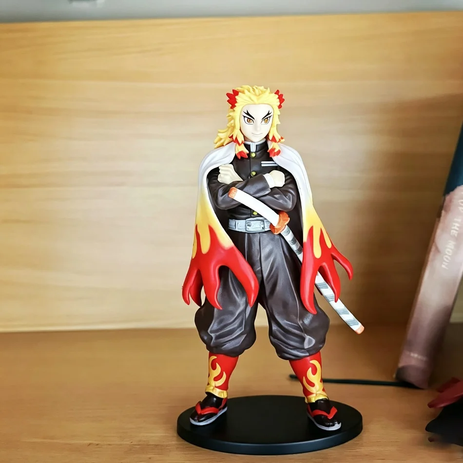 New Demon Slayer Anime Figure - đánh giá và giá Model Kit Zenitsu
