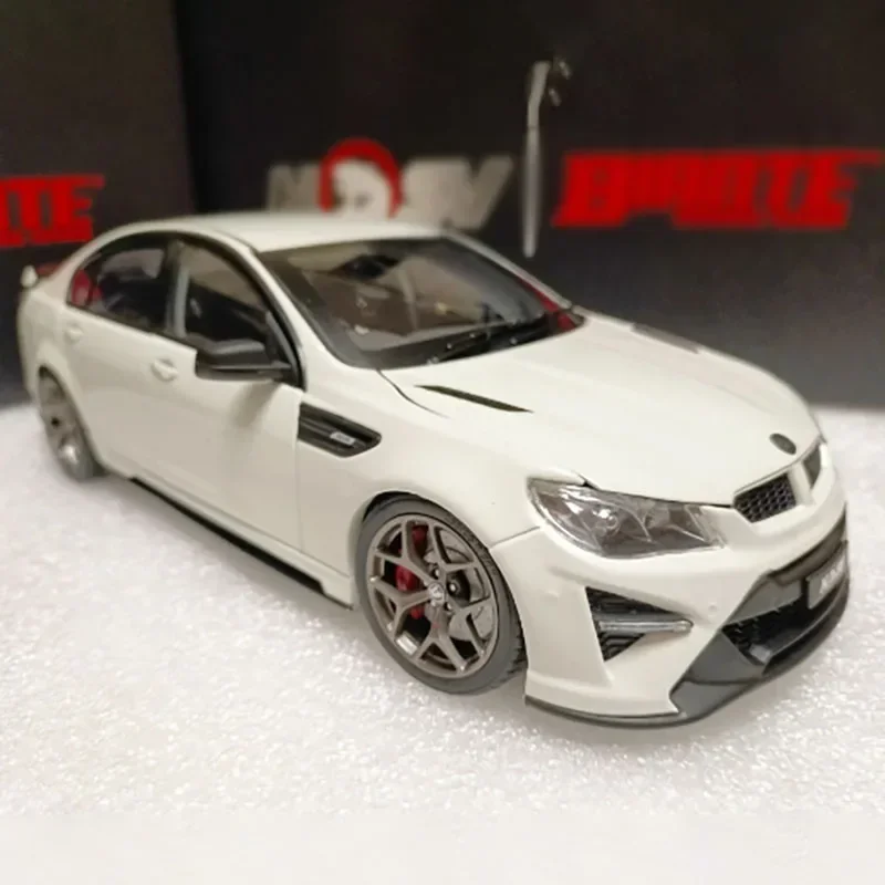 Diecast 1:18 Scale Holden HSV GTSR HERON White Alloy Sedan Model Classics Adult Souvenir Gift Static Display-No certificate