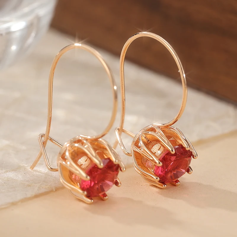 Schlichte Goldfarbene Ohrringe mit Eingelegten Roten Kubischen Zirkonia und Rubinen, Damen-Charm-Ohrringe für Partys und Bankette, Modeschmuck