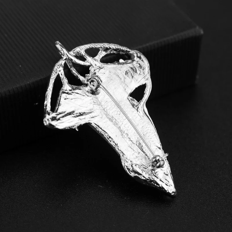 Film And Television Around The Lord Of The Rings Elf King Leaf Shape Alloy Brooch Personalized Creative Corsage Pin image 2