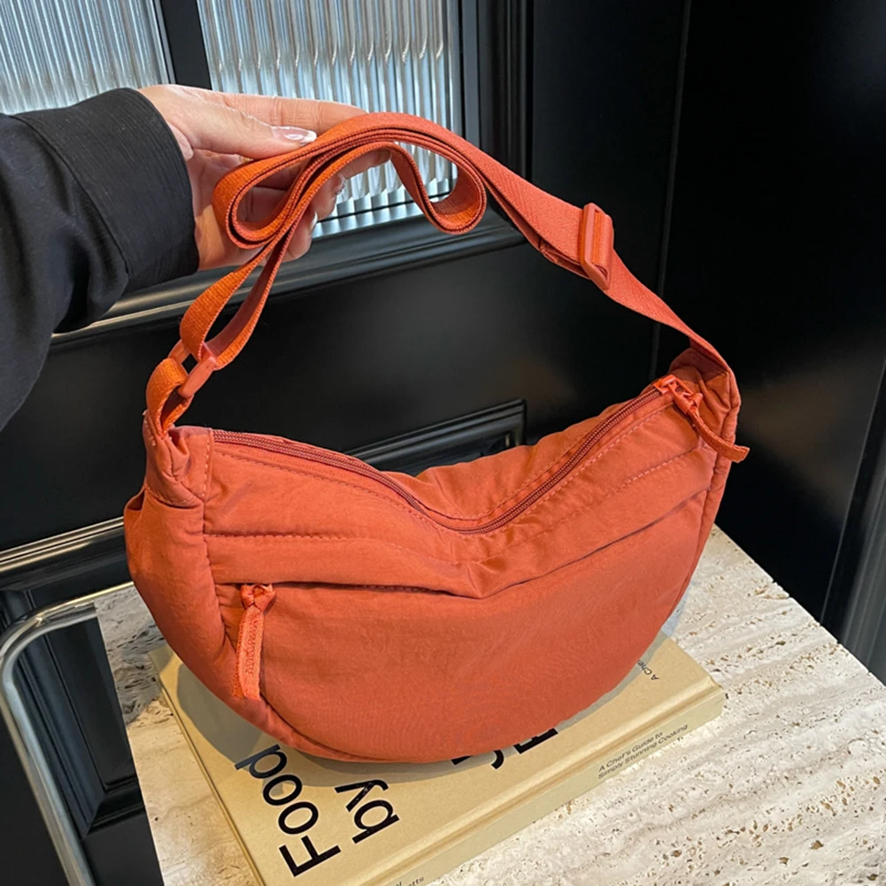 Damska torba na ramię na co dzień torba Crossbody moda półksiężyc torba na zakupy w kształcie Half Moon z regulowanym paskiem