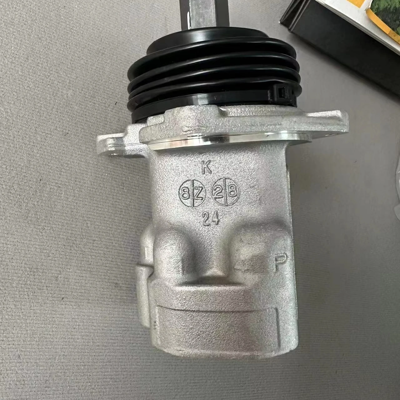 

Excavator Spare Part 3073993 307-3993 Excavator Joystick E352F E336F MH3295 E390F E324F E336D2 E336D2L JOYSTICK PILOT VALVE