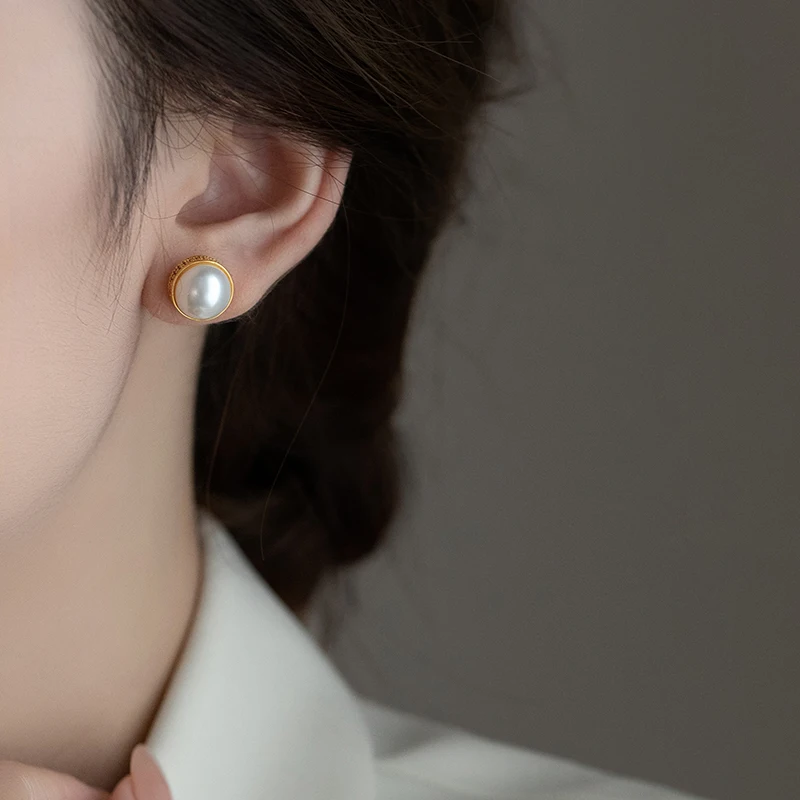 جديد أربعة مواسم موضة رائعة ريترو النحاس تقليد اللؤلؤ الزركون أسطواني أقراط المرأة عطلة مأدبة مجوهرات #3