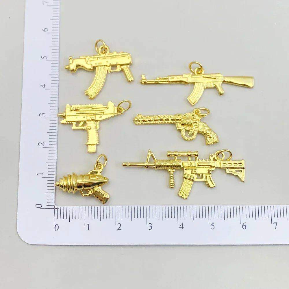 Charms Luxury Golden Color Pistol Charms Pendants For Necklace Earring Charms Wholesale For Jewelry Metal Copper Making