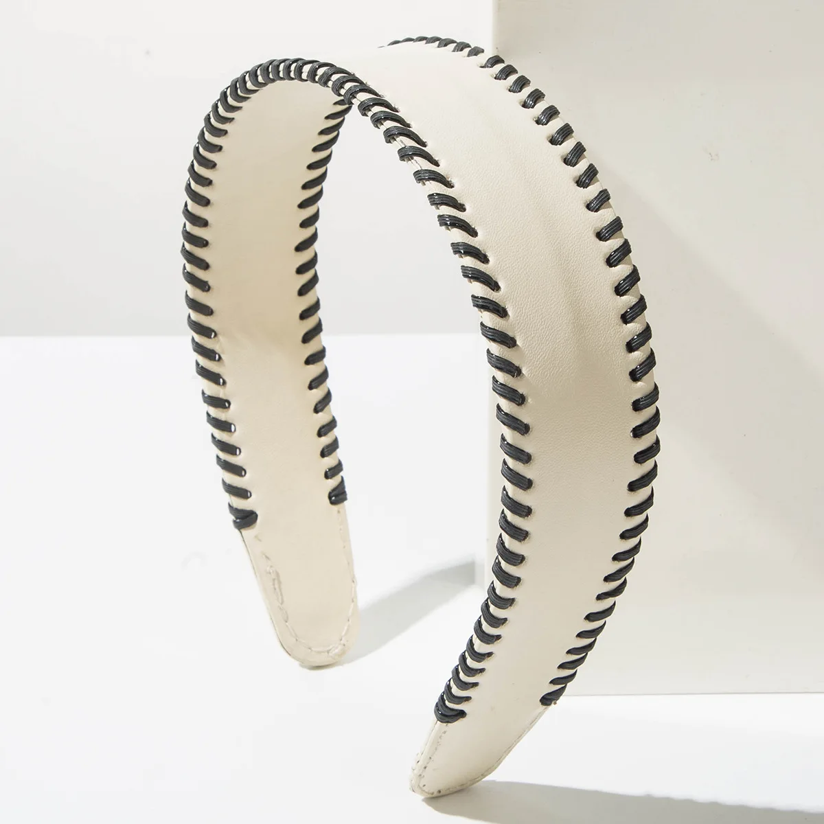 Neues PU-Leder Stirnband mit Farbblockierung, Breitkrempiges, Retro, Hochwertiges Stirnband, Vielseitiges Accessoire für den Täglichen Gebrauch – Detail 3
