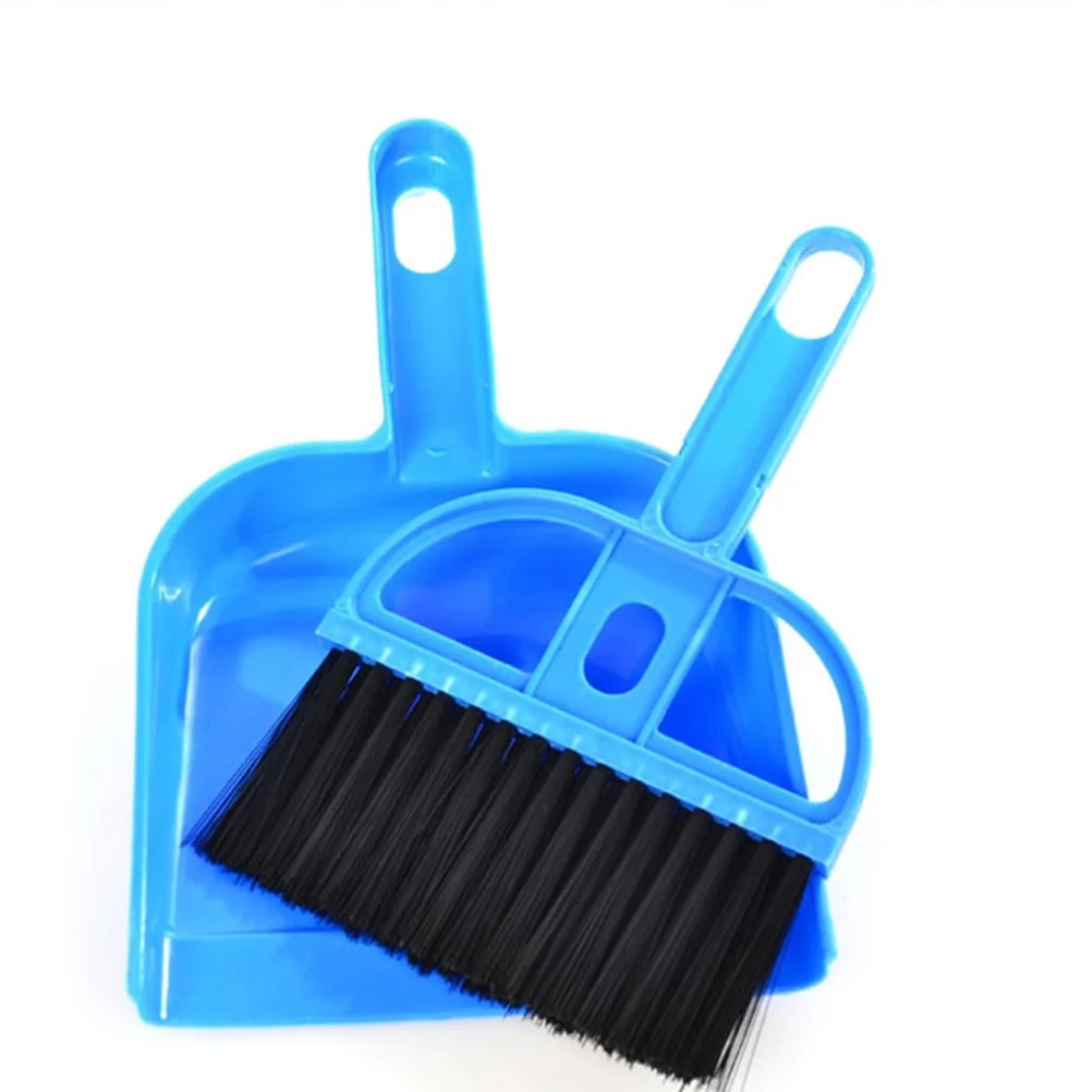 

Cage Cleaner for Guinea Pigs Cats Hedgehogs Hamsters Chinchillas Rabbits Reptiles and Other Small Animals (Blue)