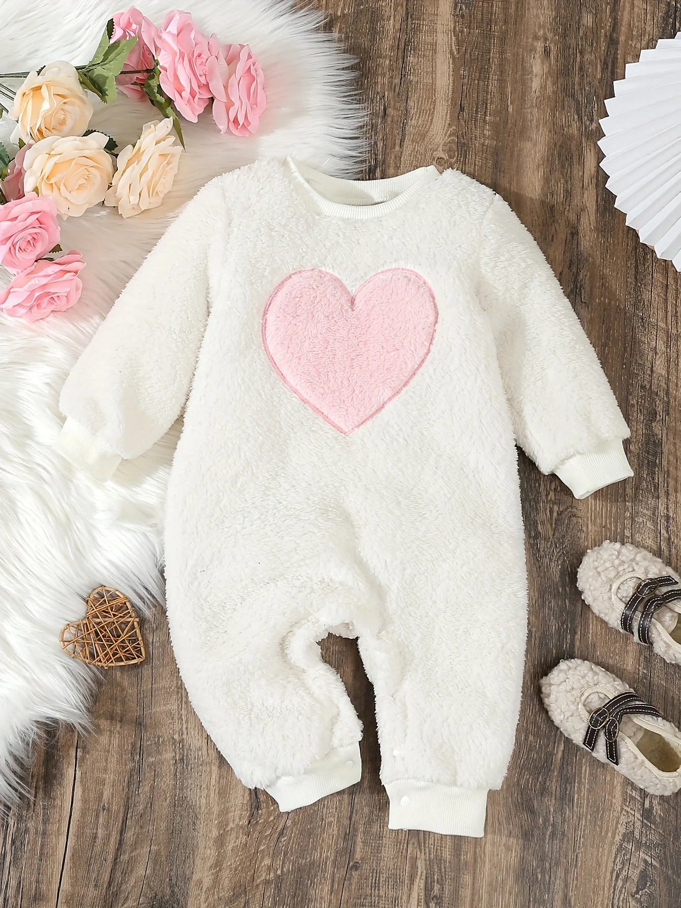 

Autumn And Winter Baby Girls' Heartwarming Patchwork Embroidered Plush One-Piece Dress, Cute Newborn Baby Fur Coat