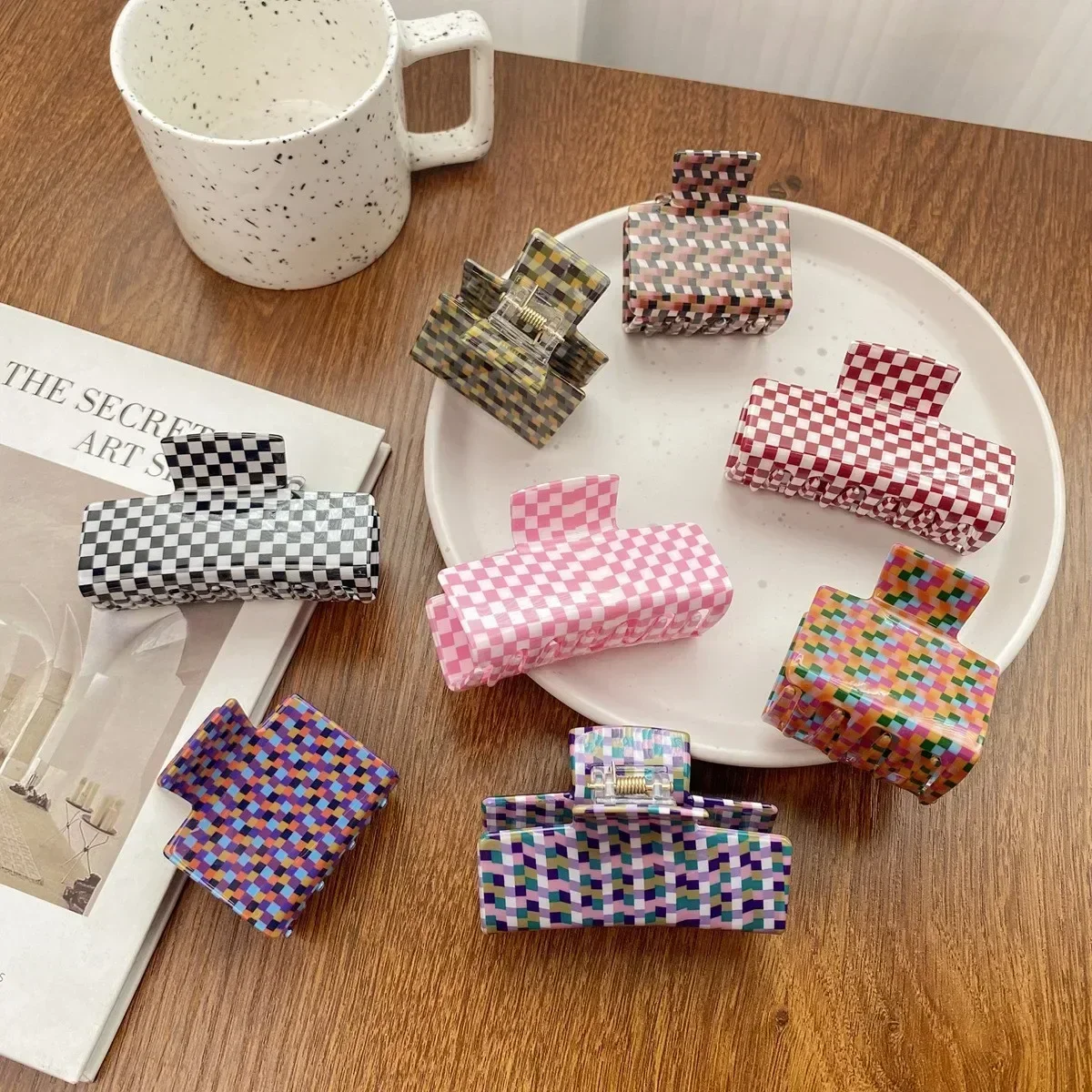 DuoShang Retro Chessboard Pattern Square Hair Claw Acrylic Claw Clips Classic Grid Crab Hair Clips for Women Hair Accessories